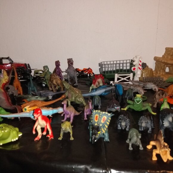 Dinosaur figures 30+  lots all kinds, small, large - Picture 14 of 16